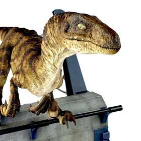 Breakout Raptor Jurassic Park Statue by Chronicle Collectibles