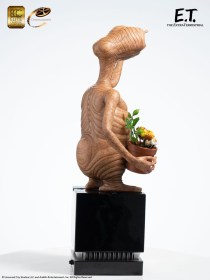 E.T. The Extra-Terrestrial 1/3 Statue by ECC