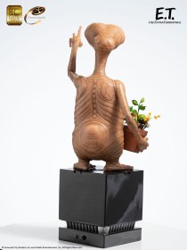 E.T. The Extra-Terrestrial 1/3 Statue by ECC