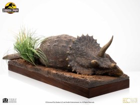 Sick Triceratops Jurassic Park 1/8 Maquette by ECC