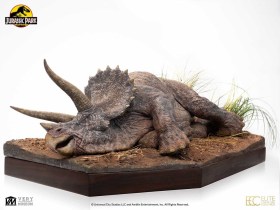 Sick Triceratops Jurassic Park 1/8 Maquette by ECC
