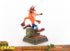 Crash Bandicoot Classic Statue by First 4 Figures