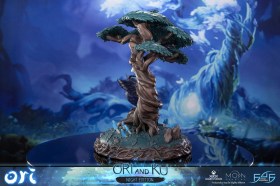 Ori and Ku Night Ver. Ori and the Will of the Wisps Statue by First 4 Figures