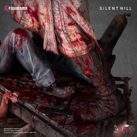 Red Pyramid Thing VS James Sunderland Silent Hill Elite Exclusive 1/4 Statue by Figurama Collectors