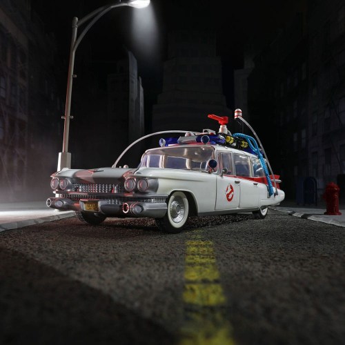 Ecto-1 (1984) Ghostbusters Plasma Series 1/18 Vehicle by Hasbro