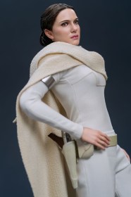 Padmé Amidala Star Wars Episode II 1/6 Action Figure by Hot Toys