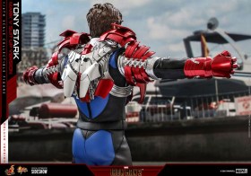 Tony Stark (Mark V Suit Up Version) Deluxe Iron Man 2 Movie Masterpiece 1/6 Action Figure by Hot Toys