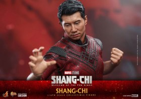 Shang-Chi and the Legend of the Ten Rings Movie Masterpiece 1/6 Action Figure Shang-Chi by Hot Toys
