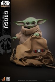 Grogu Star Wars The Mandalorian Life-Size Masterpiece Action figure by Hot Toys