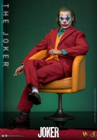 Joker The Joker Movie Masterpiece 1/6 Action Figure by Hot Toys