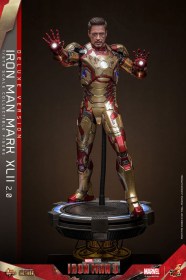 Iron Man Mark XLII (2.0) Deluxe Iron Man 3 Movie Masterpiece Diecast 1/6 Action Figure by Hot Toys