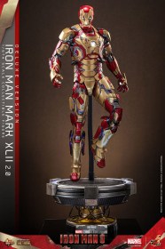 Iron Man Mark XLII (2.0) Deluxe Iron Man 3 Movie Masterpiece Diecast 1/6 Action Figure by Hot Toys