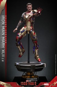 Iron Man Mark XLII (2.0) Deluxe Iron Man 3 Movie Masterpiece Diecast 1/6 Action Figure by Hot Toys