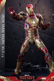 Iron Man Mark XLII (2.0) Iron Man 3 Movie Masterpiece Diecast 1/6 Action Figure by Hot Toys