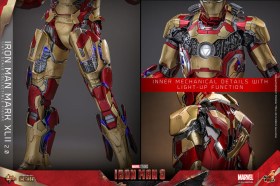 Iron Man Mark XLII (2.0) Iron Man 3 Movie Masterpiece Diecast 1/6 Action Figure by Hot Toys