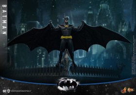 Batman Returns Movie Masterpiece 1/6 Action Figure Batman by Hot Toys