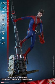 Spider-Man (Deluxe Version) The Amazing Spider-Man Movie Masterpiece 1/6 Action Figure by Hot Toys