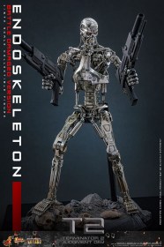 Endoskeleton (Battle Damaged Version) Terminator 2 Judgment Day 1/6 Action Figure by Hot Toys