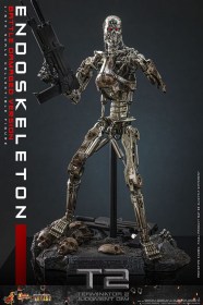 Endoskeleton (Battle Damaged Version) Terminator 2 Judgment Day 1/6 Action Figure by Hot Toys