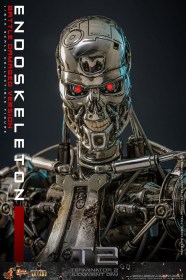 Endoskeleton (Battle Damaged Version) Terminator 2 Judgment Day 1/6 Action Figure by Hot Toys