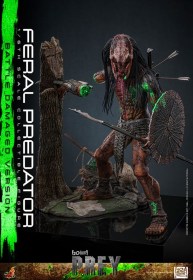 Feral Predator (Battle Damaged Version) Prey 1/6 Action Figure by Hot Toys