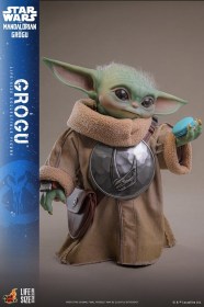 Grogu Star Wars The Mandalorian & Grogu Life-Size Figure by Hot Toys
