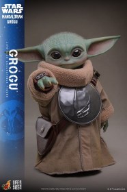 Grogu Star Wars The Mandalorian & Grogu Life-Size Figure by Hot Toys