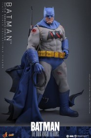 Batman (Battle Damaged Version) Batman The Dark Knight Returns 1/6 Action Figure by Hot Toys