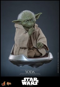 Yoda Star Wars Revenge of the Sith 1/6 Action Figure by Hot Toys