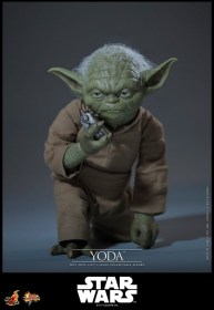 Yoda Star Wars Revenge of the Sith 1/6 Action Figure by Hot Toys