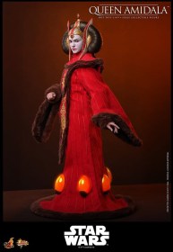 Queen Amidala Star Wars 1/6 Action Figure by Hot Toys