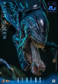 Alien Queen Alien 1/6 Action Figure by Hot Toys