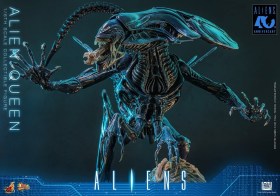 Alien Queen Alien 1/6 Action Figure by Hot Toys