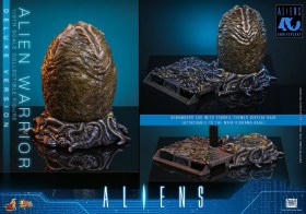 Alien Warrior (Deluxe Version) Alien 1/6 Action Figure by Hot Toys