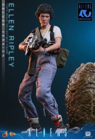 Ellen Ripley (Deluxe Version) Alien 1/6 Action Figure by Hot Toys
