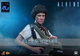 Ellen Ripley Alien 1/6 Action Figure by Hot Toys