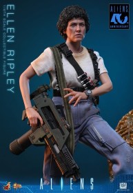 Ellen Ripley Alien 1/6 Action Figure by Hot Toys