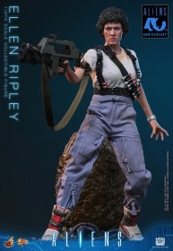 Ellen Ripley Alien 1/6 Action Figure by Hot Toys