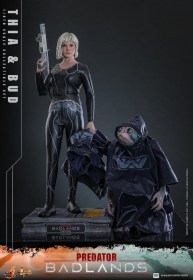 Thia and Bud Predator 1/6 Scale Figure Set by Hot Toys