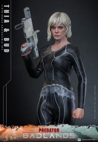 Thia and Bud Predator 1/6 Scale Figure Set by Hot Toys