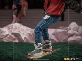 Marty McFly on Hoverboard Back to the Future II Art 1/10 Scale Statue by Iron Studios