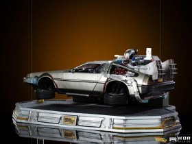 DeLorean Back to the Future II Art 1/10 Scale Statue by Iron Studios