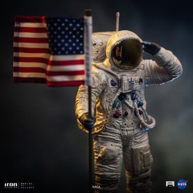 Astronaut Apollo 11 NASA Legacy Replica 1/4 Statue by Iron Studios