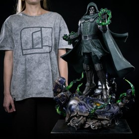 Doctor Doom Avengers Doomsday Legacy Replica 1/4 Statue by Iron Studios
