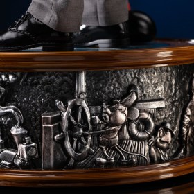 Walt Disney & Mickey Mouse Disney Classics Legacy Replica 1/4 Statue by Iron Studios