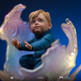 Invisible Woman and Franklin Fantastic Four Art 1/10 Scale Statue by Iron Studios