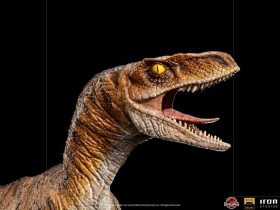 Velociraptor Jurassic World The Lost World Deluxe Art 1/10 Scale Statue by Iron Studios