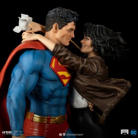 Superman & Lois DC Comics 1/6 Diorama by Iron Studios