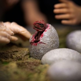 Dino Hatching Jurassic Park 1/10 Scale Statue by Iron Studios