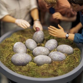 Dino Hatching Jurassic Park 1/10 Scale Statue by Iron Studios